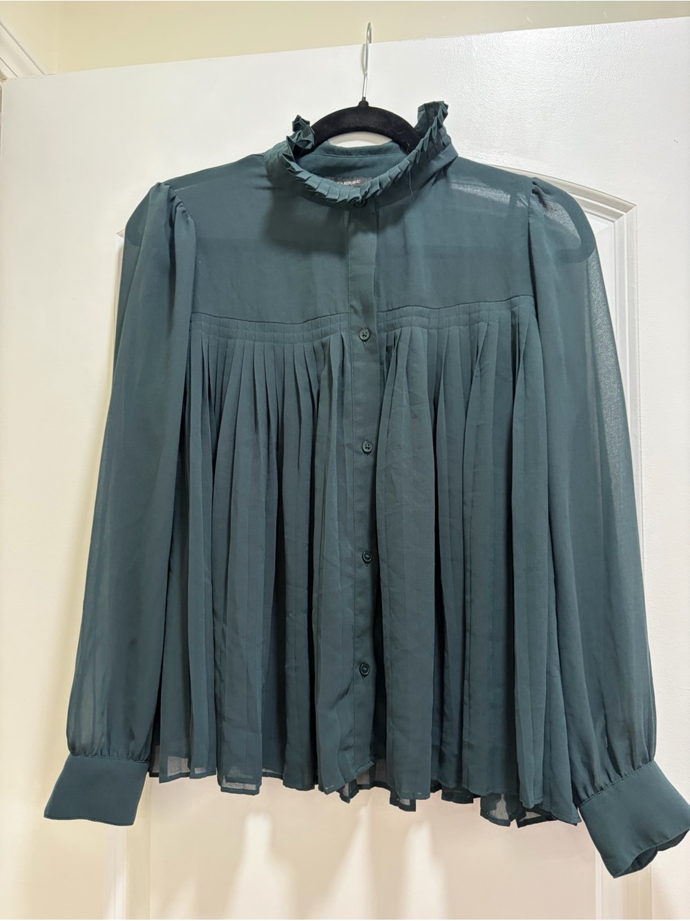 Banana Republic Pleated Chiffon Ruffle Neck Blouse Emerald Green S